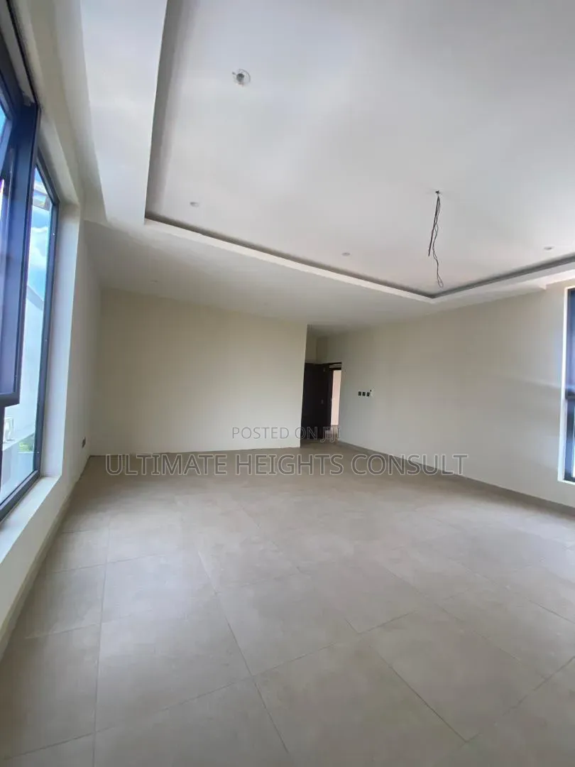 4bdrm House in Spintex Community 18, Melcom for sale