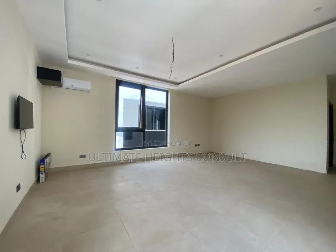 4bdrm House in Spintex Community 18, Melcom for sale