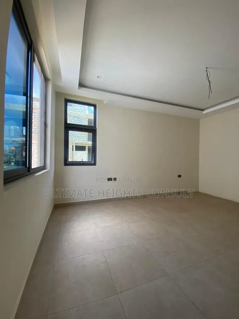 4bdrm House in Spintex Community 18, Melcom for sale