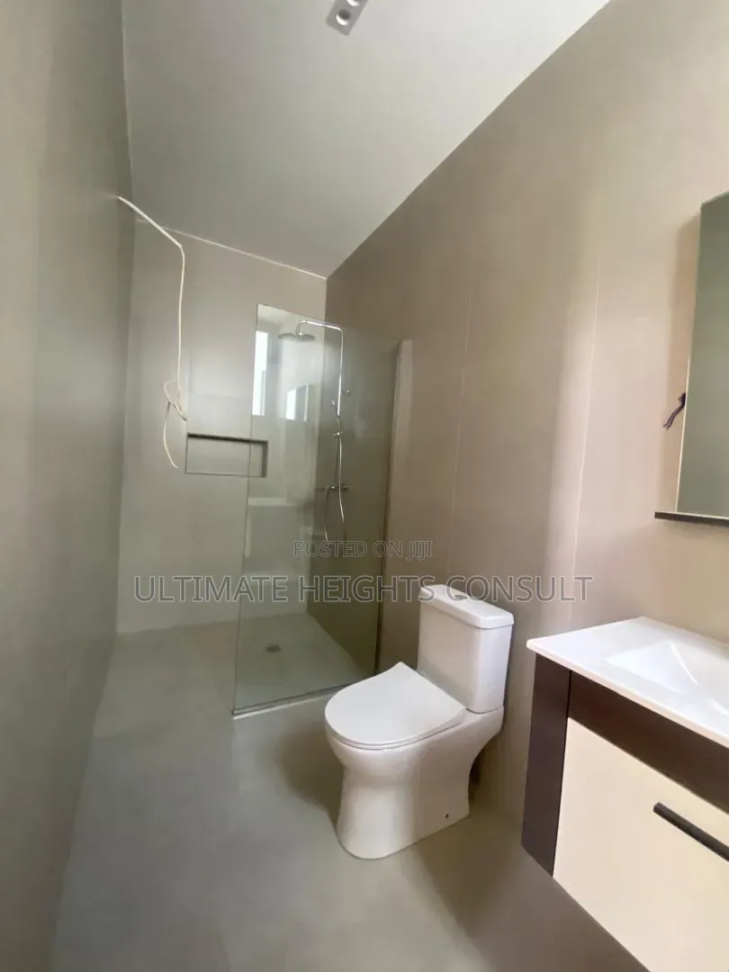 4bdrm House in Spintex Community 18, Melcom for sale