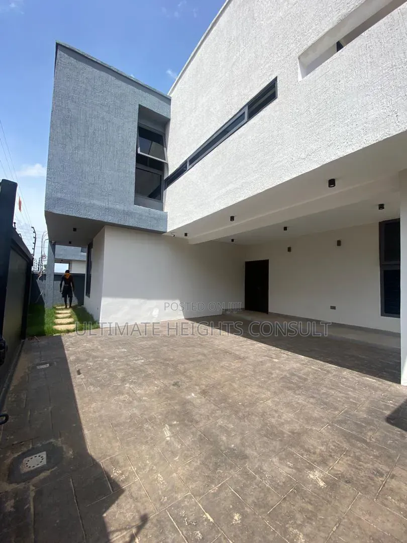 4bdrm House in Spintex Community 18, Melcom for sale