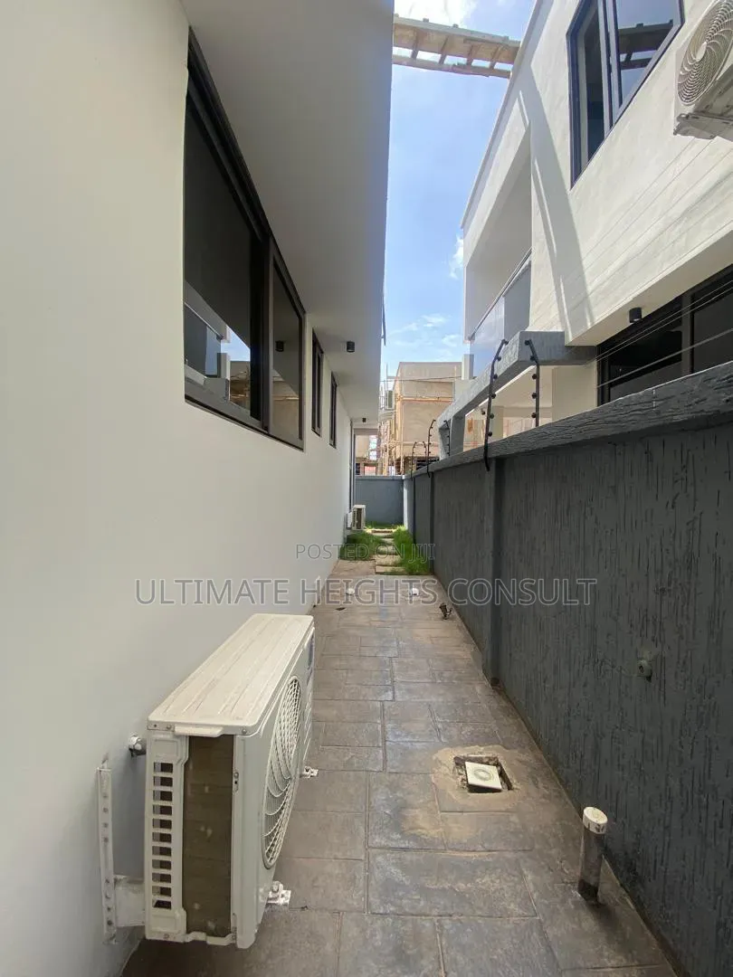 4bdrm House in Spintex Community 18, Melcom for sale