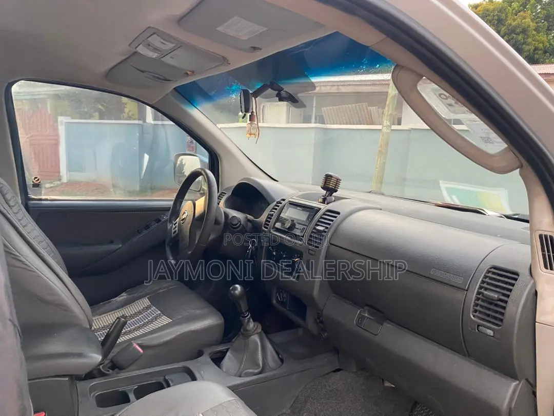 Nissan Navara 2015 Silver