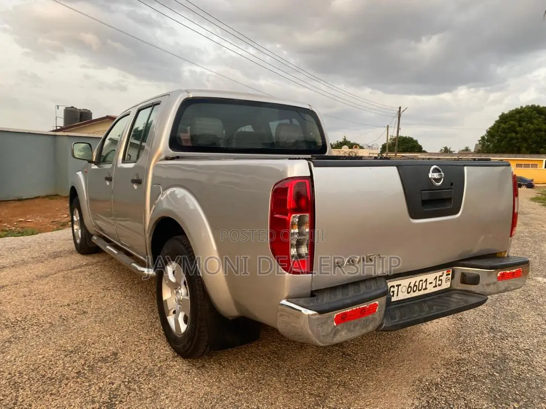 Nissan Navara 2015 Silver