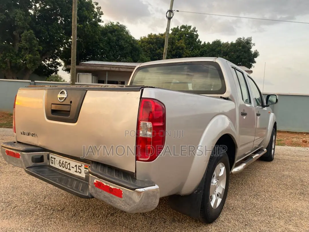Nissan Navara 2015 Silver