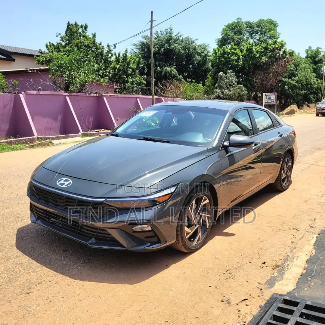 New Hyundai Elantra SEL 2024 Gray