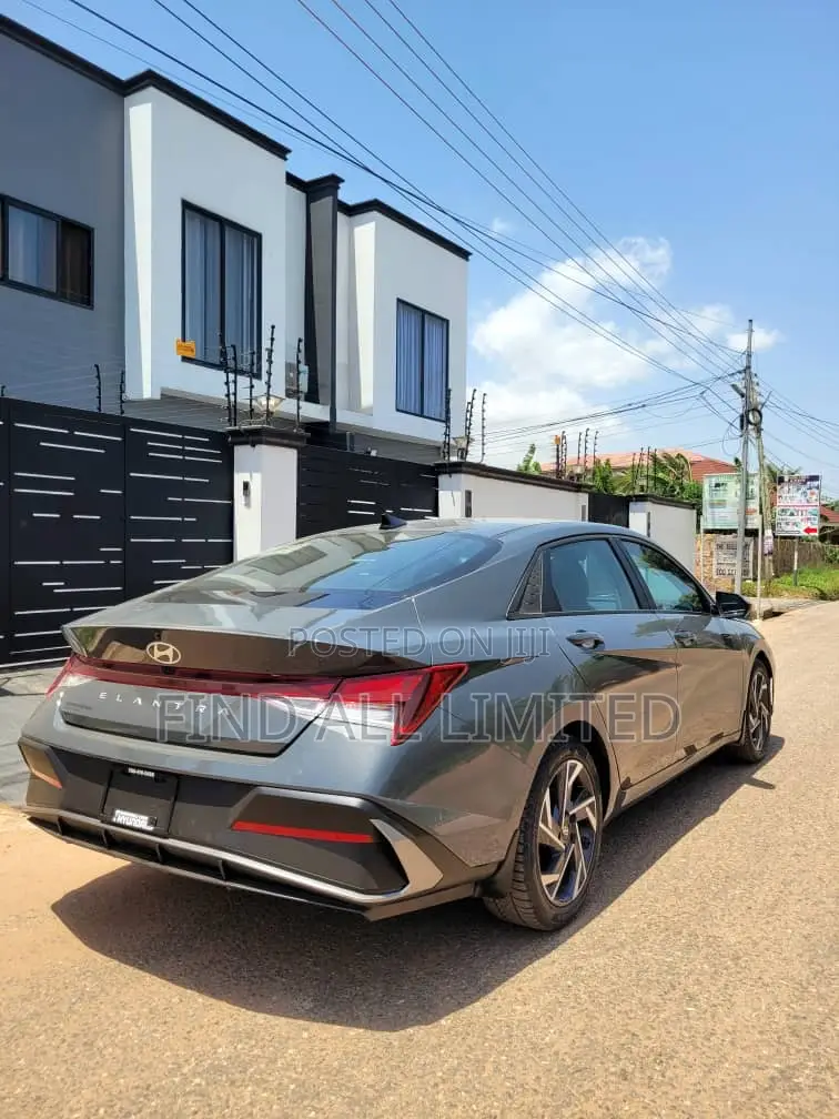 New Hyundai Elantra SEL 2024 Gray