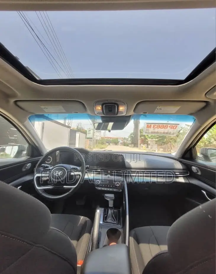 New Hyundai Elantra SEL 2024 Gray