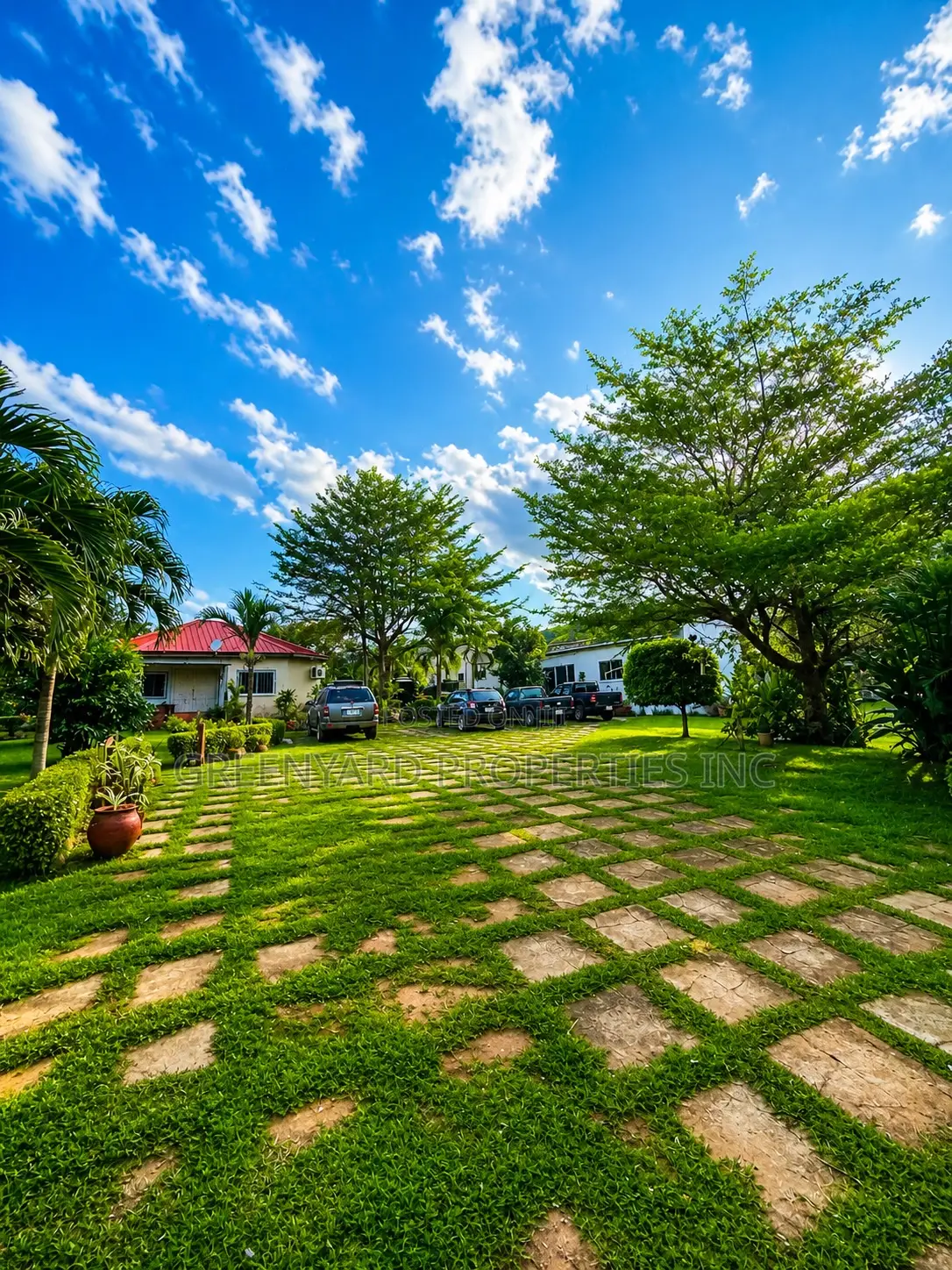 8bdrm Villa in Teiman, Oyarifa for sale