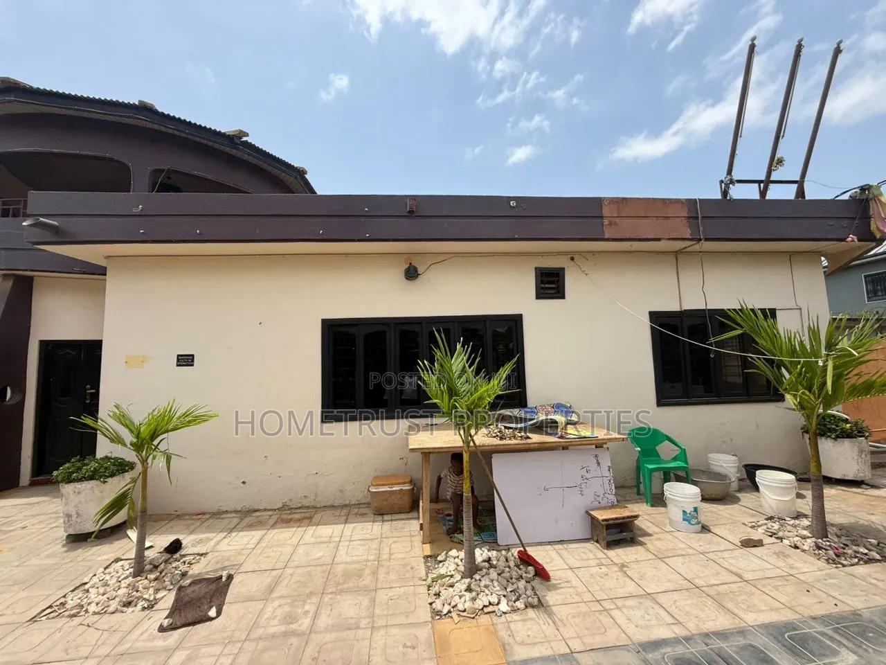 10 Bedroom House for Sale