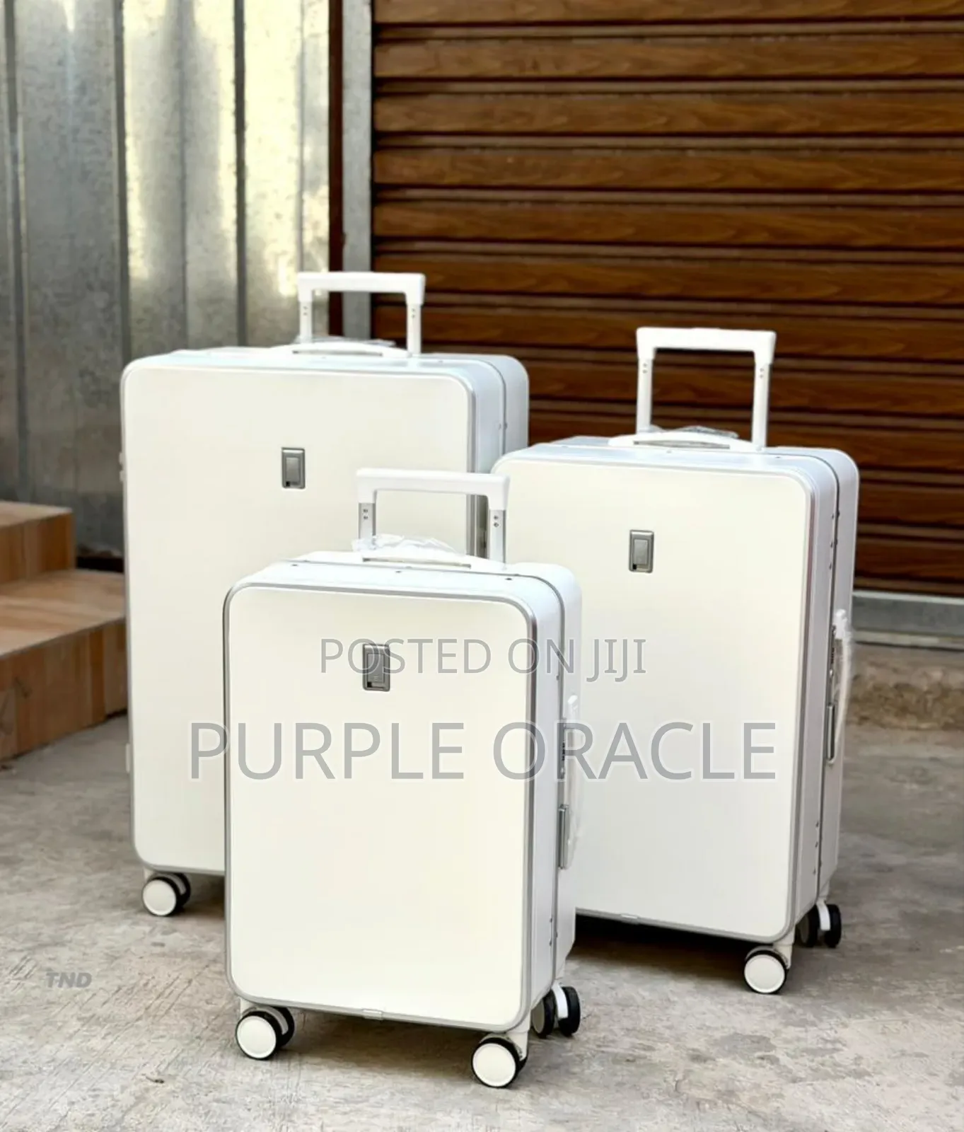 White 3-Piece Suitcase for Gentlemen.
