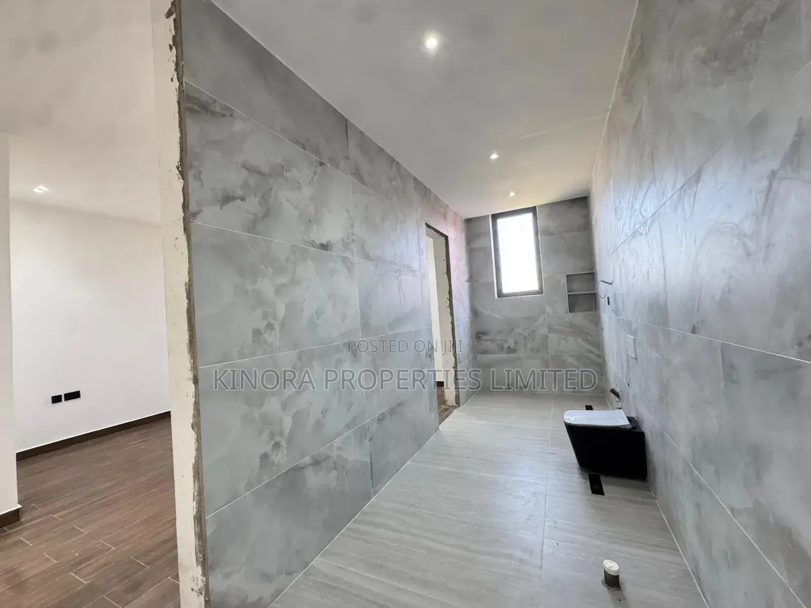 5bdrm Duplex in Oyarifa, Ghana Flag for sale