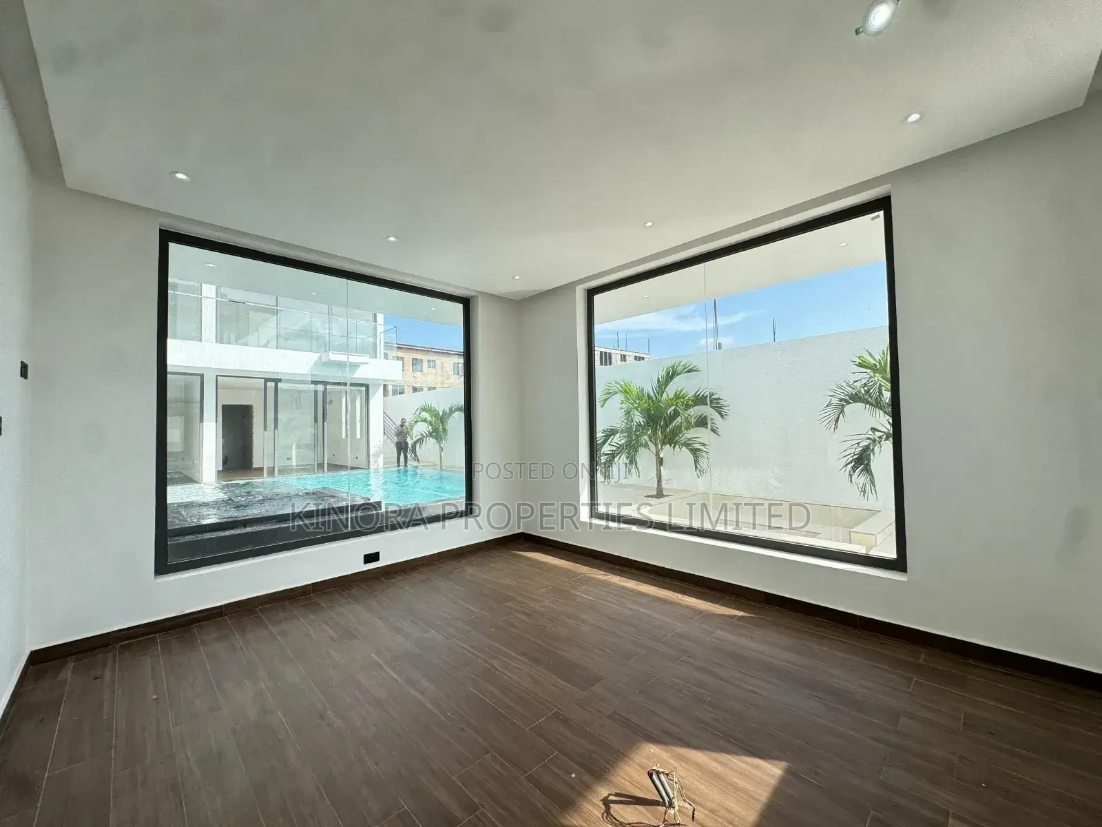5bdrm Duplex in Oyarifa, Ghana Flag for sale