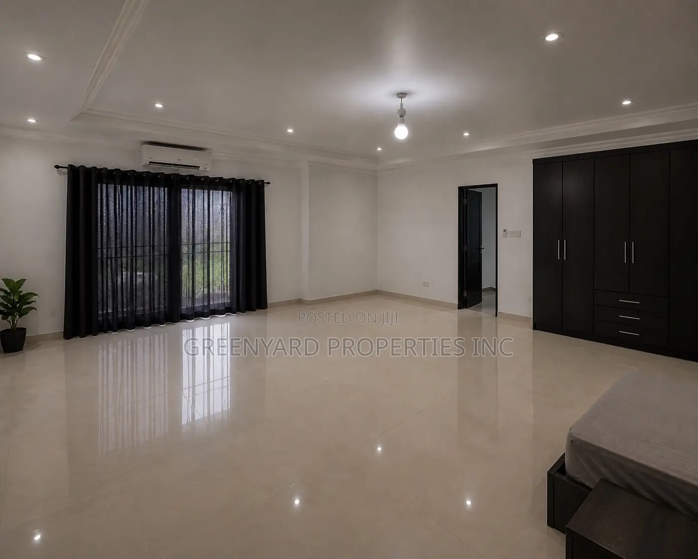 8bdrm Villa in Teiman, Oyarifa for sale