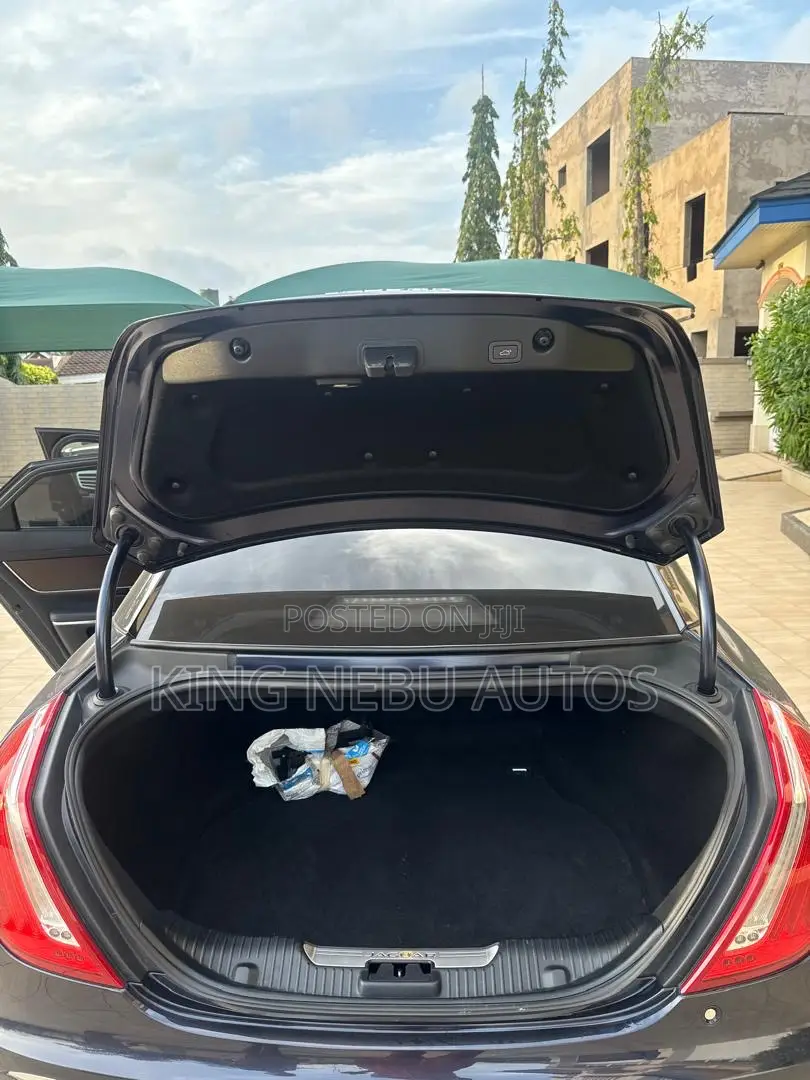 Jaguar XJ XJL Portfolio AWD 2017 Blue