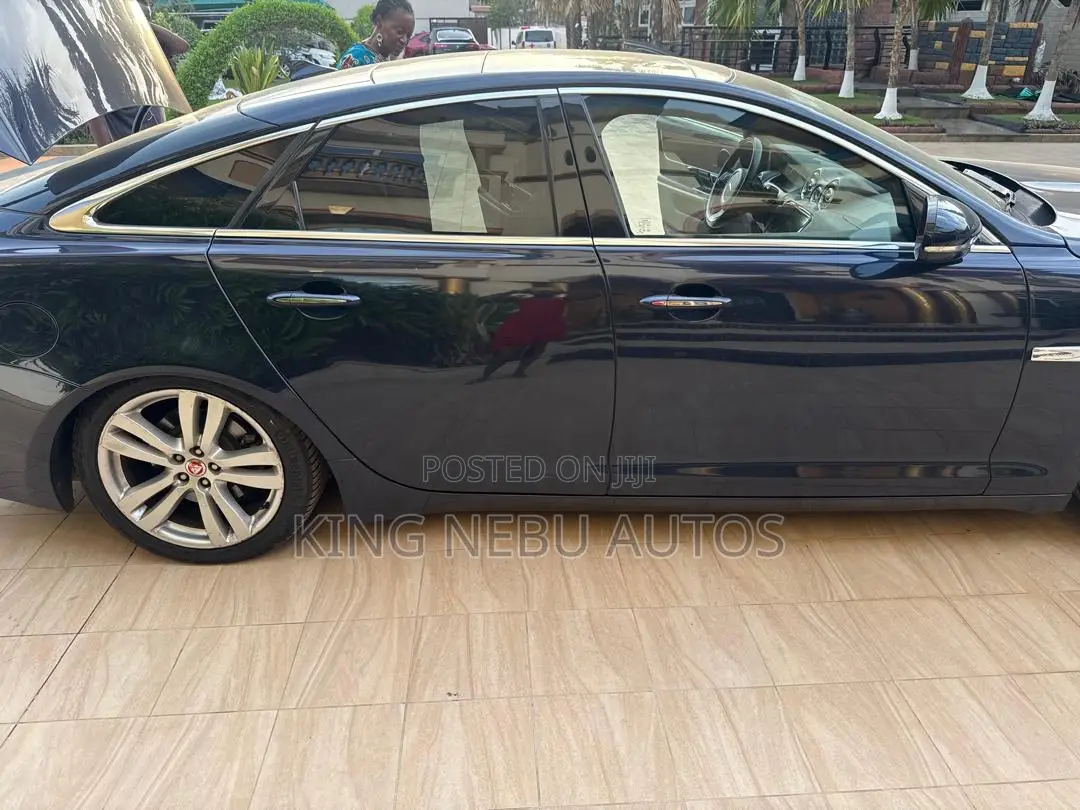 Jaguar XJ XJL Portfolio AWD 2017 Blue