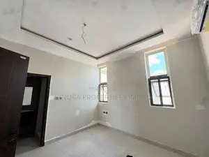 4bdrm Duplex in Davtraco Estate, American House for sale