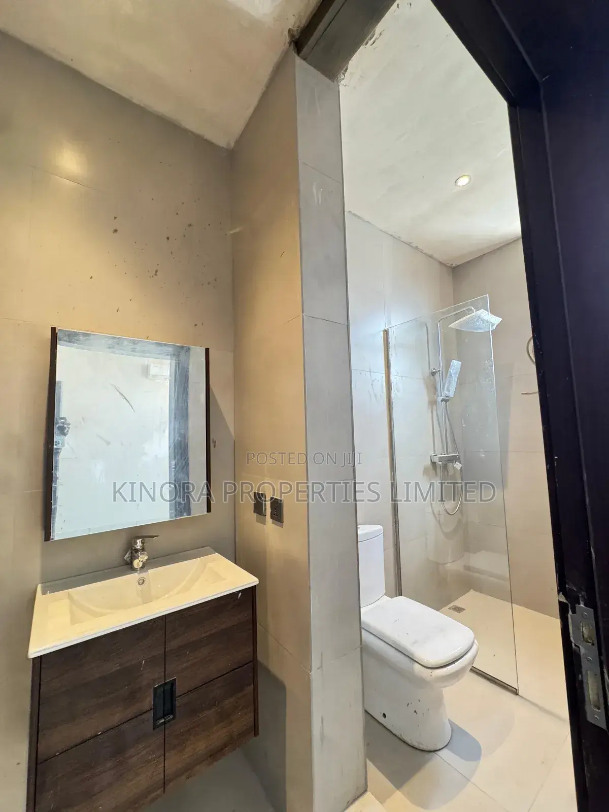 4bdrm Duplex in Davtraco Estate, American House for sale