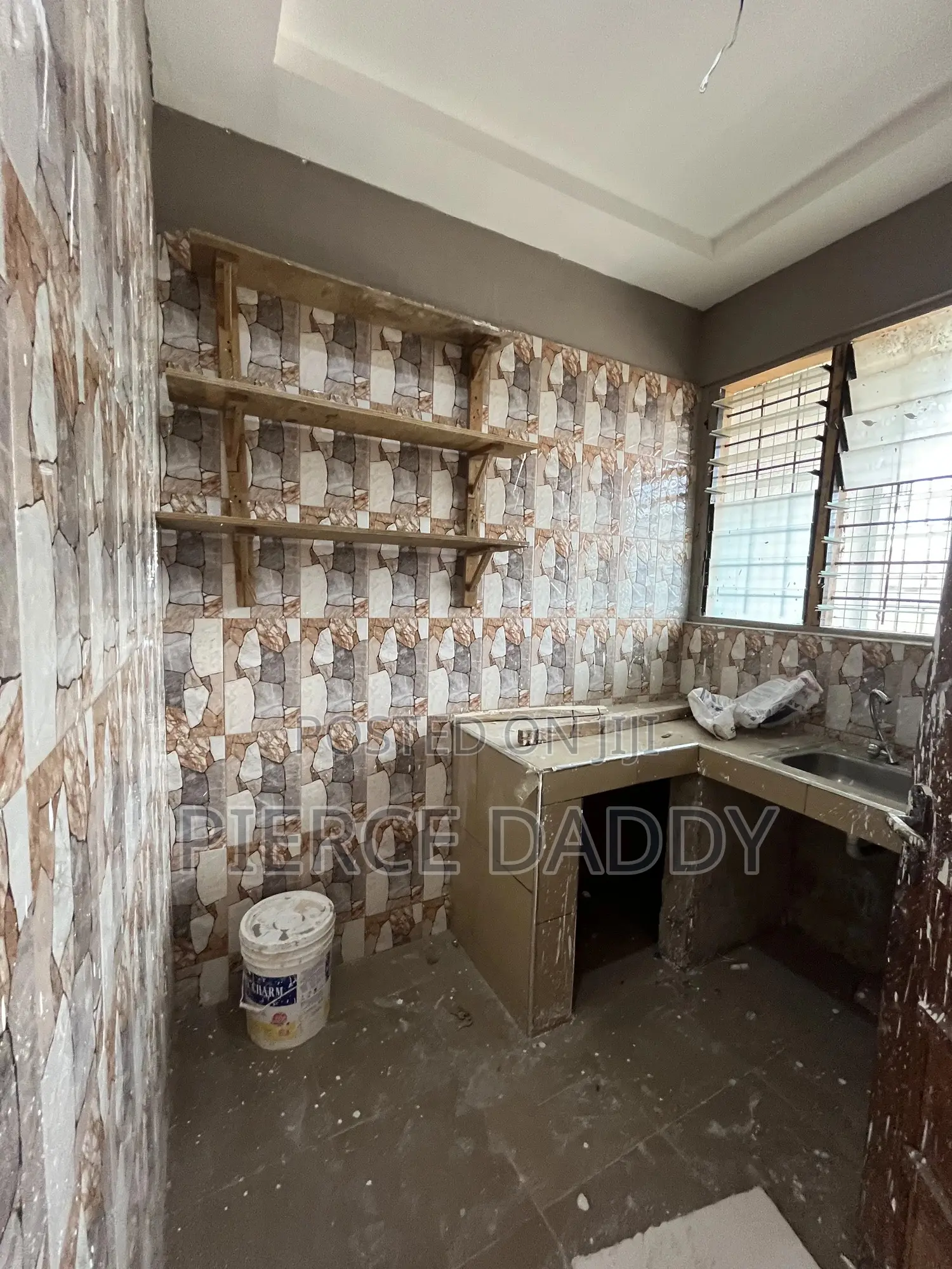 1bdrm Room & Parlour in Manhean for rent