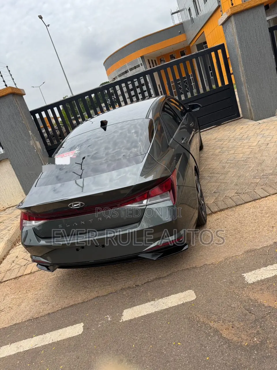 Hyundai Elantra Limited 2023 Gray