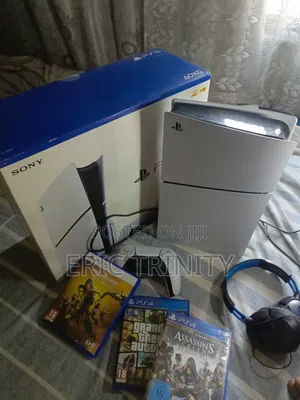 Slightly Used and Neat Ps5 for Sale.Disc Version and 1tb