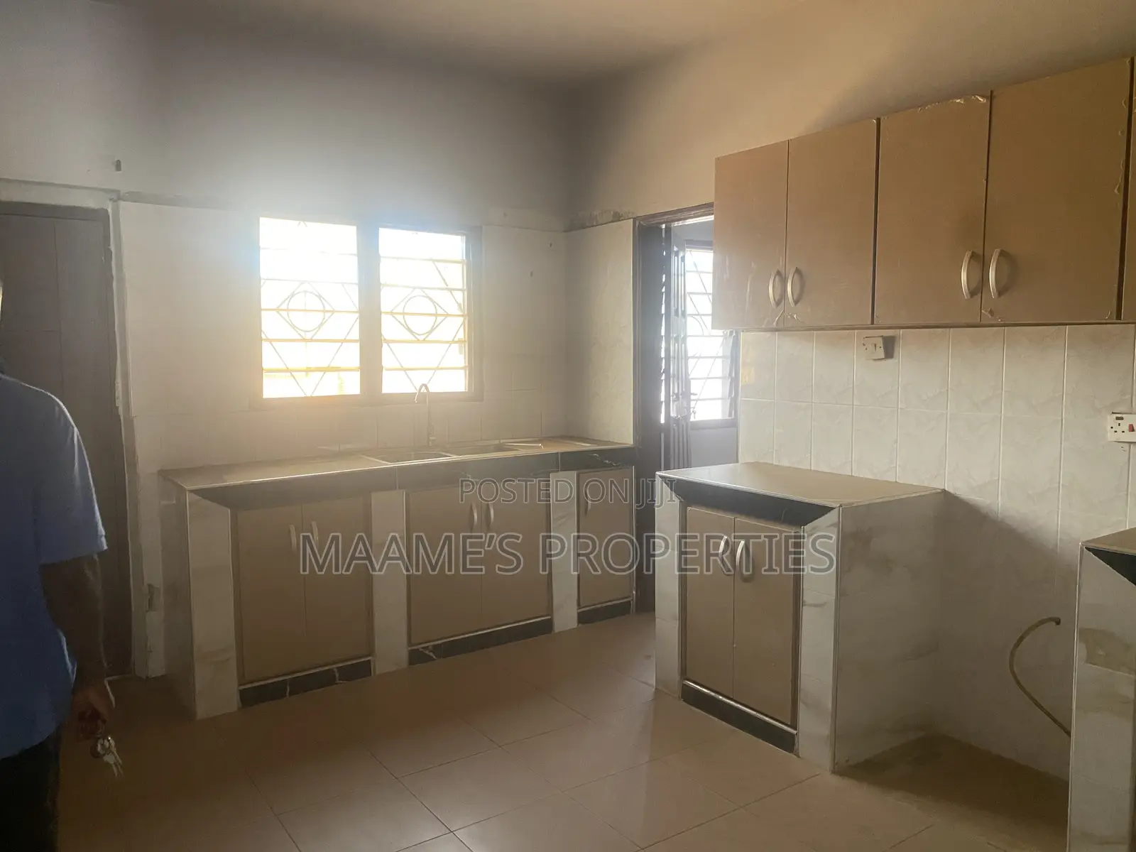 6bdrm House in Adenta for rent