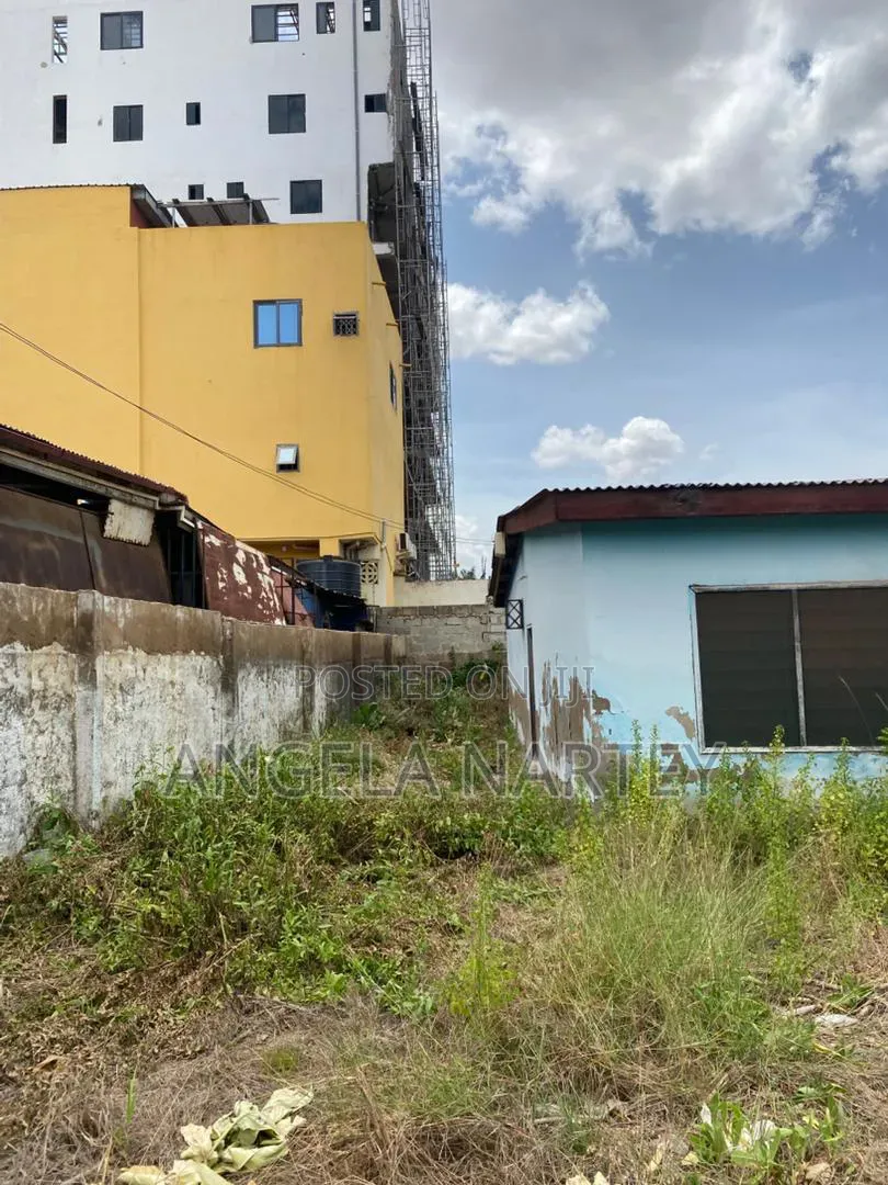 70/100 Feet Land for Sale at East Legon