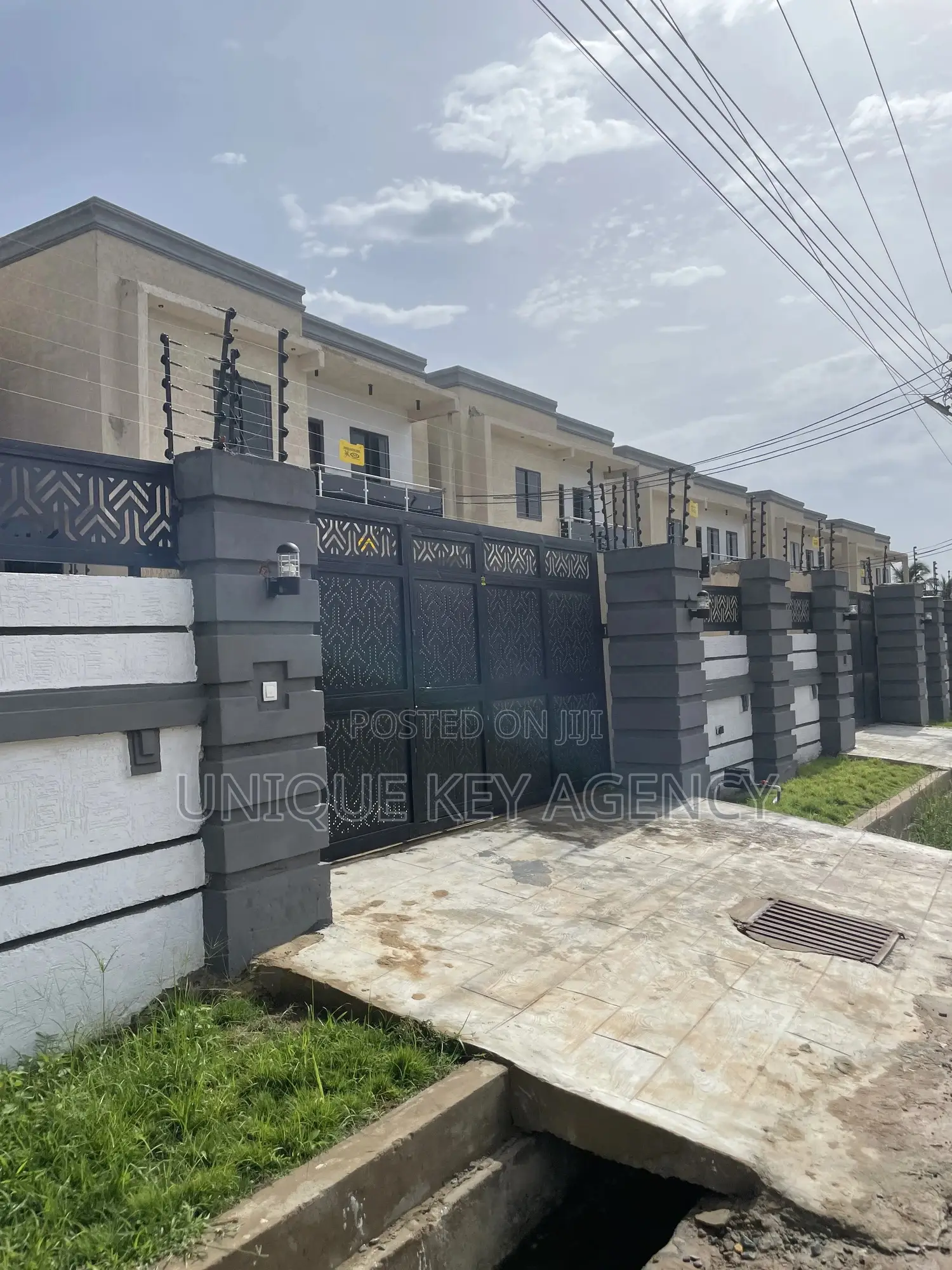 4bdrm Duplex in Unique Key Agency, Spintex for sale