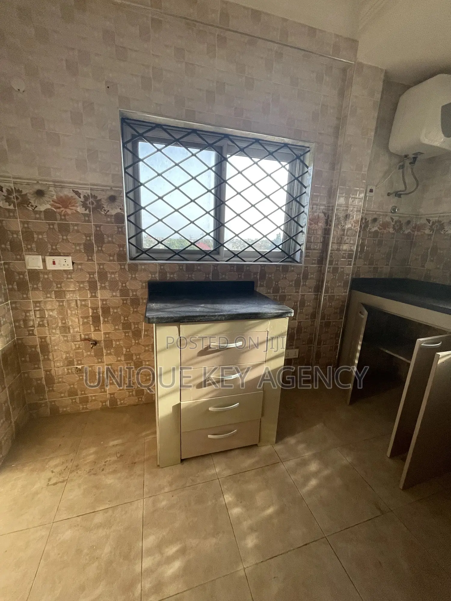 2bdrm Apartment in Unique Key Agency, Achimota for rent