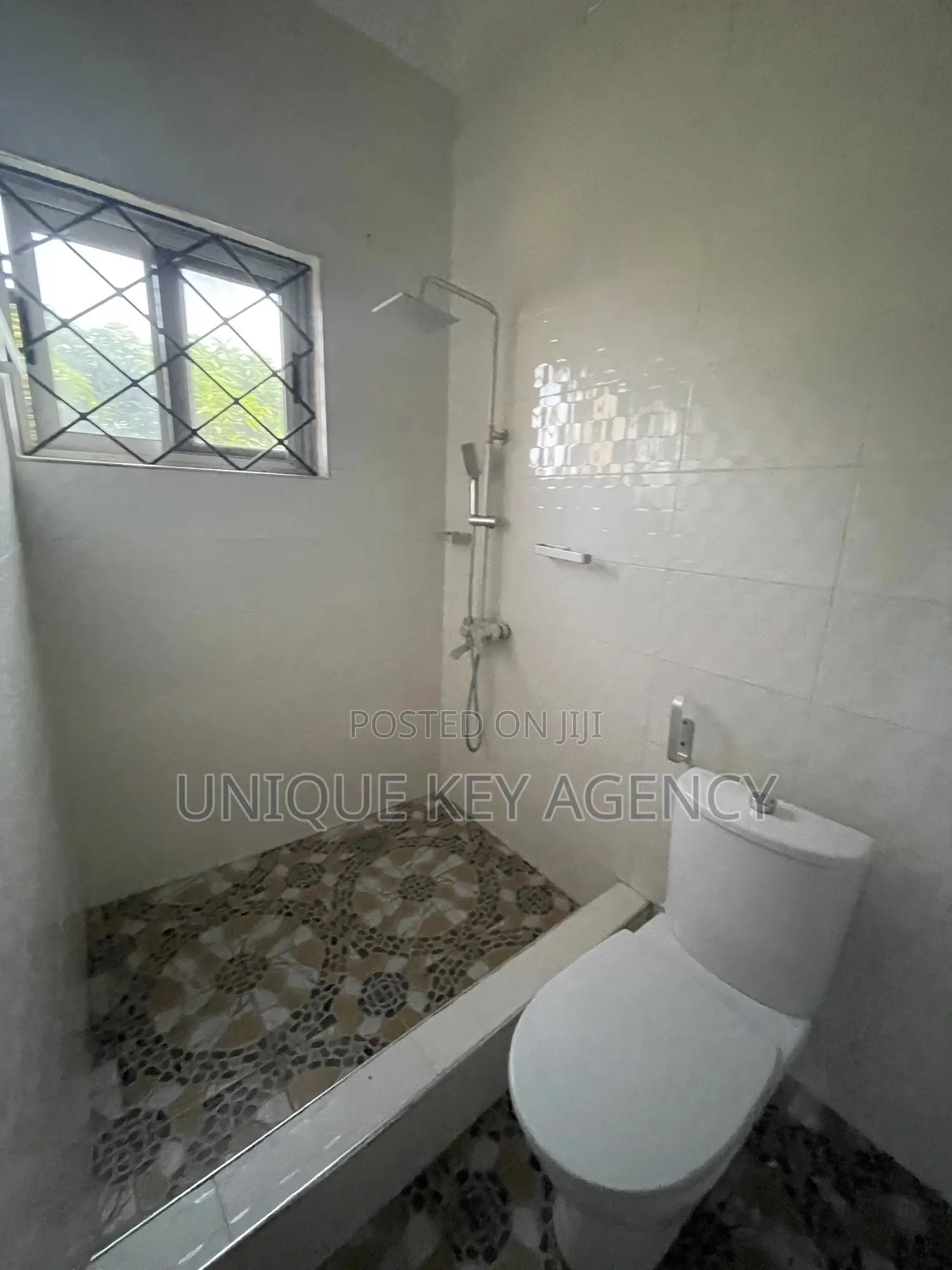 2bdrm Apartment in Unique Key Agency, Achimota for rent