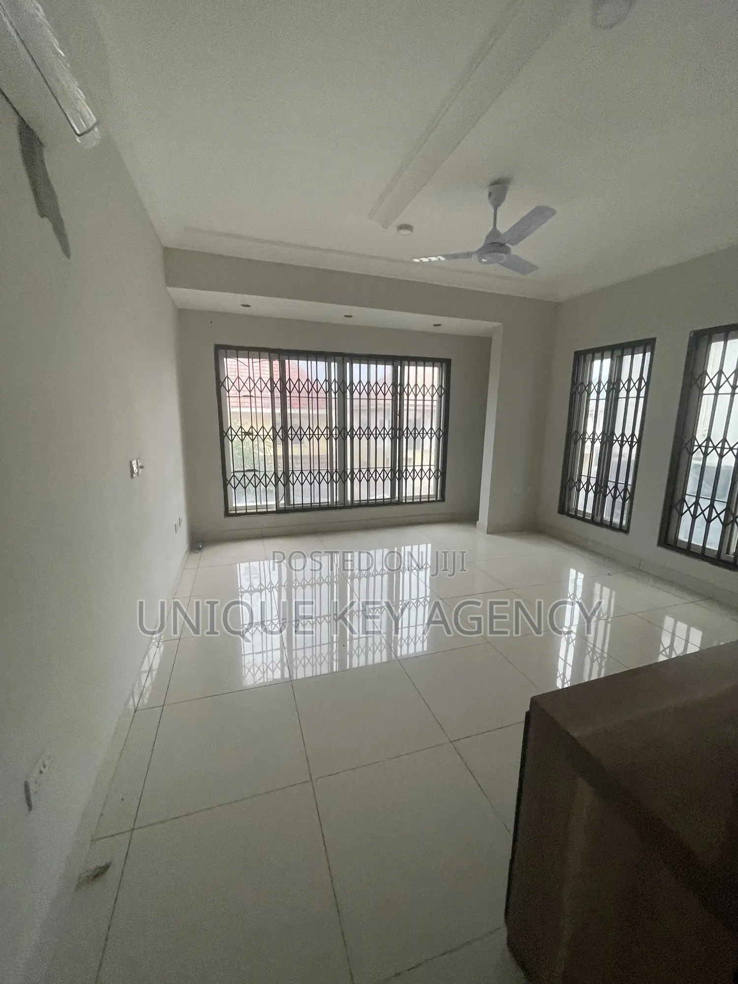 2bdrm Apartment in Unique Key Agency, Airport Residential Area for rent