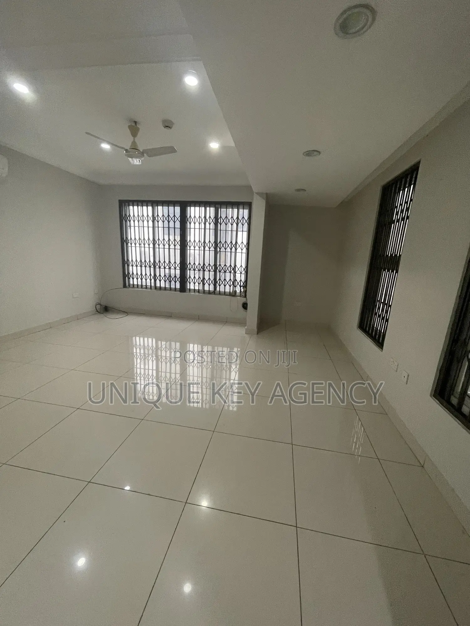 2bdrm Apartment in Unique Key Agency, Airport Residential Area for rent