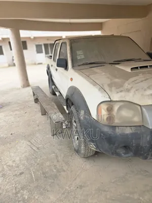 Nissan Hardbody 2018 White