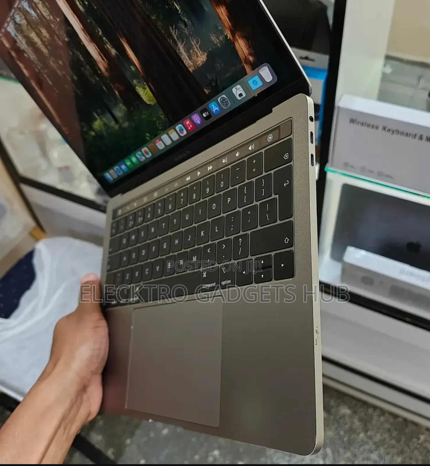Laptop Apple MacBook Pro 2018 16GB Intel Core i7 SSD 512GB