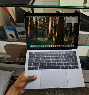 Laptop Apple MacBook Pro 2018 16GB Intel Core i7 SSD 512GB