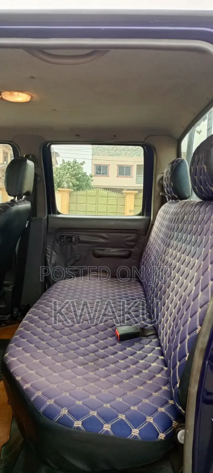 Nissan Hardbody 2011 Blue