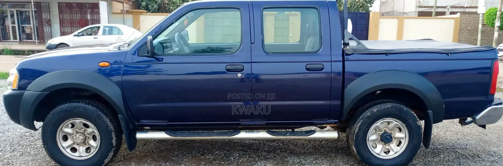 Nissan Hardbody 2011 Blue