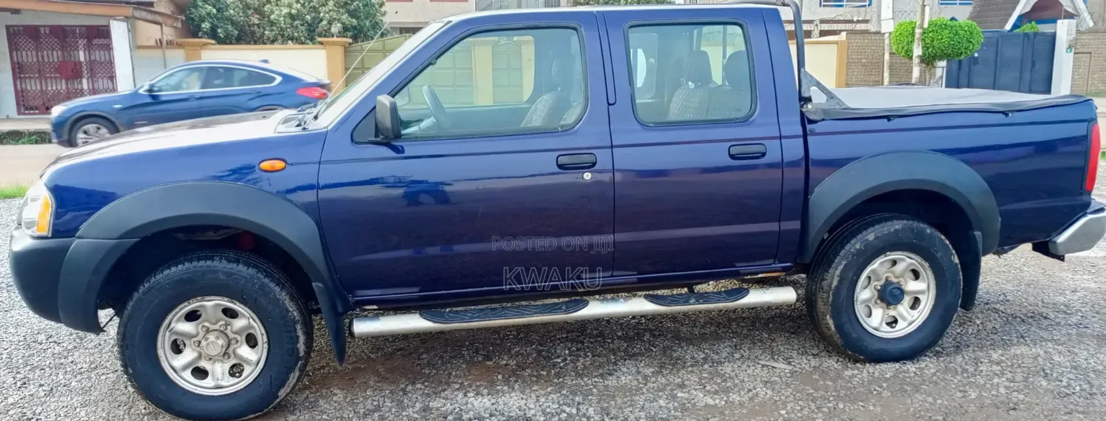 Nissan Hardbody 2011 Blue