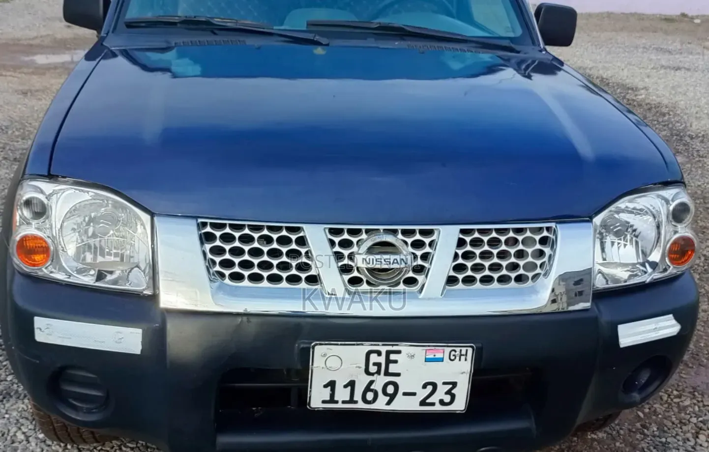 Nissan Hardbody 2011 Blue