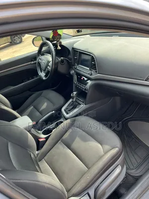 Hyundai Elantra Limited Sedan FWD (2.0L 4cyl 6A) 2017 Gray