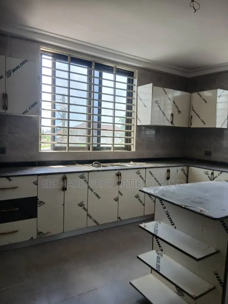 2bdrm Apartment in Ebenard Properties, Sakumono for rent