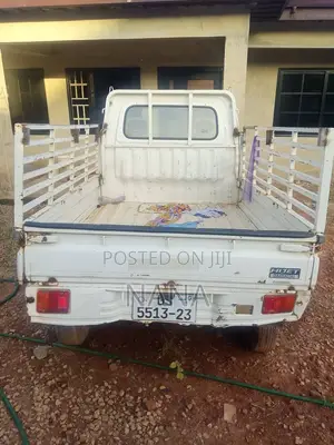 Daewoo Chairman 2009 White