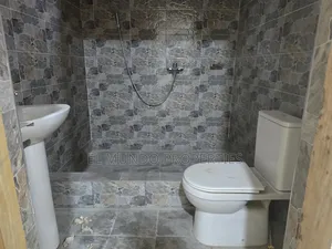 2bdrm Apartment in Apatrapa, Kumasi Metropolitan for rent