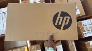 New Laptop HP 15-fd0290ns 8GB Intel Core i7 SSD 512GB