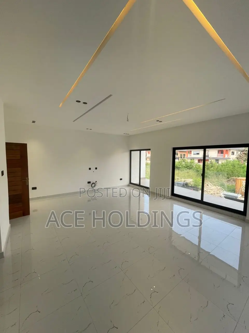 4bdrm Mansion in Ayi Mensah, Oyarifa for sale
