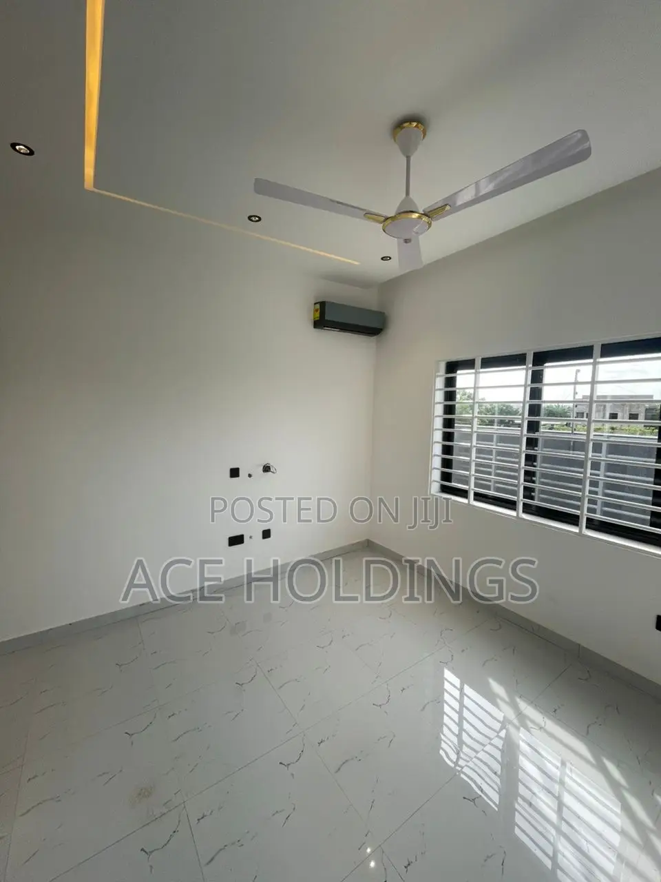 4bdrm Mansion in Ayi Mensah, Oyarifa for sale
