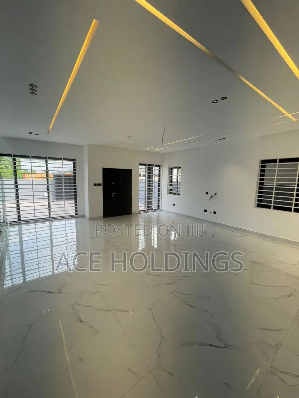 4bdrm Mansion in Ayi Mensah, Oyarifa for sale
