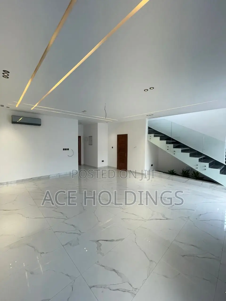 4bdrm Mansion in Ayi Mensah, Oyarifa for sale