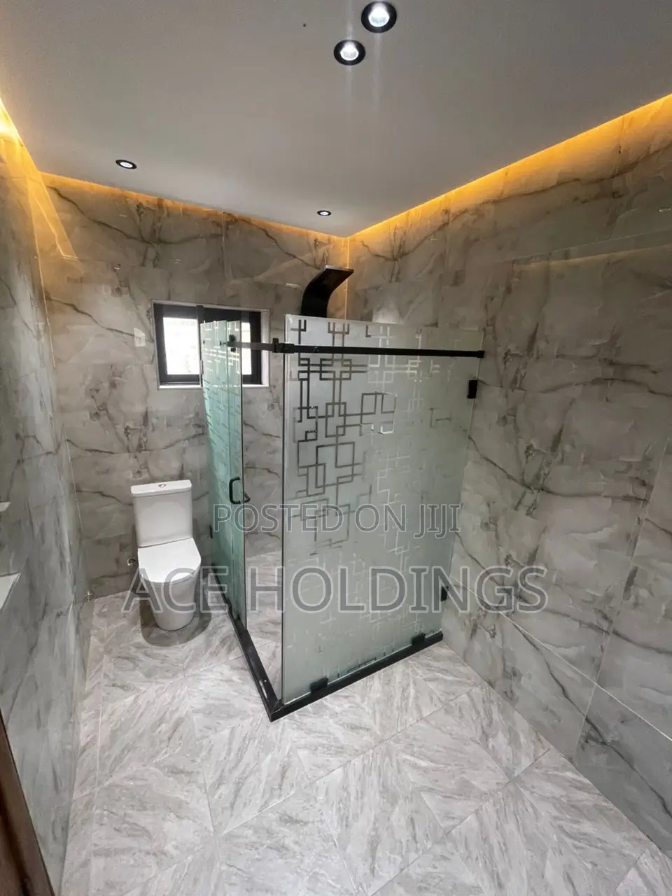4bdrm Mansion in Ayi Mensah, Oyarifa for sale