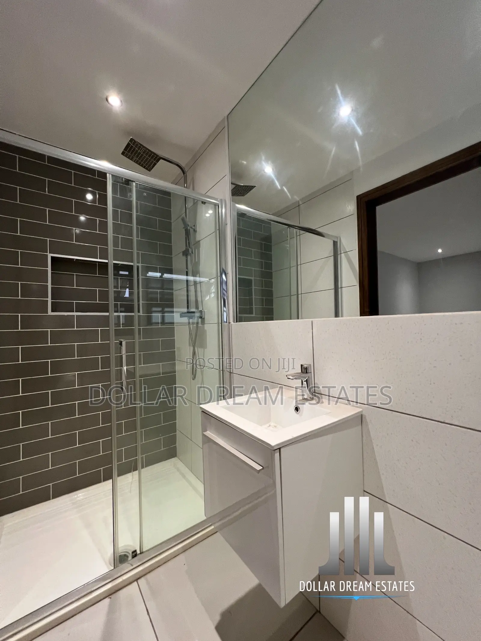 3bdrm House in Airport Residential Area for sale